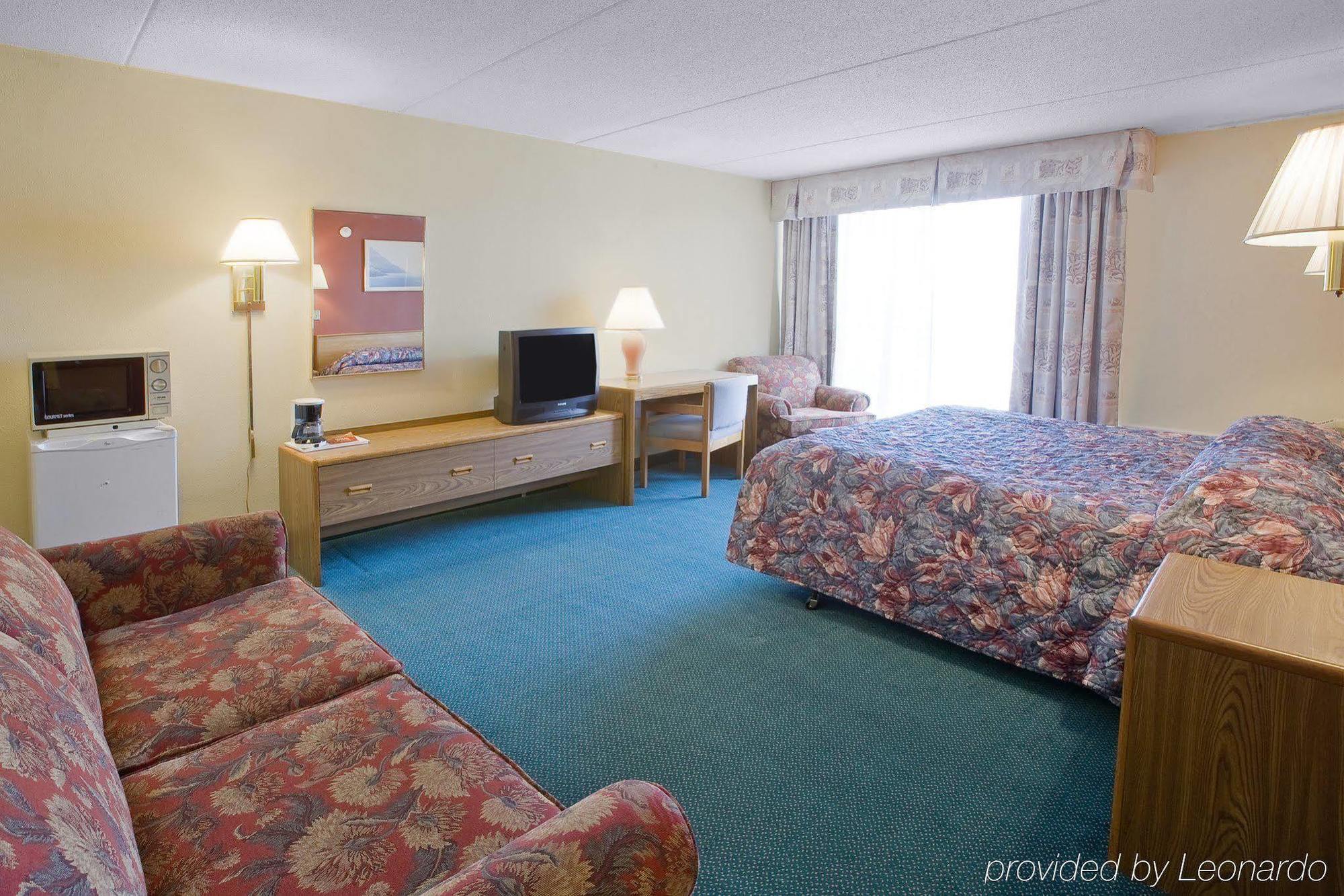 Broadview Inn Suites Galesburg Room photo